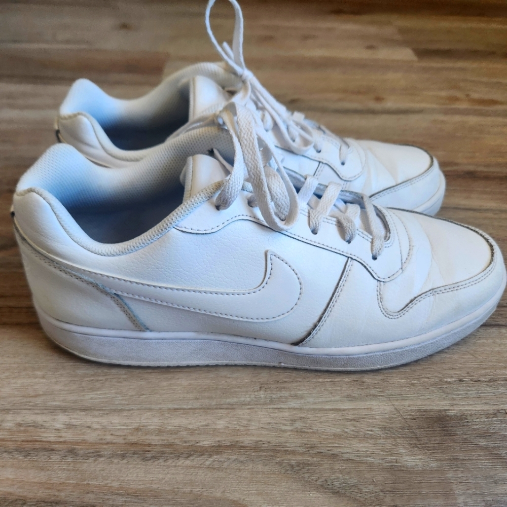 Nike Court Visions size 10.5